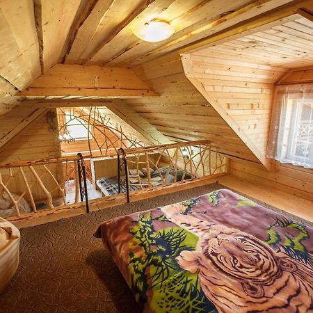 Хата Різьбяра Villa Byalobereska Cameră foto