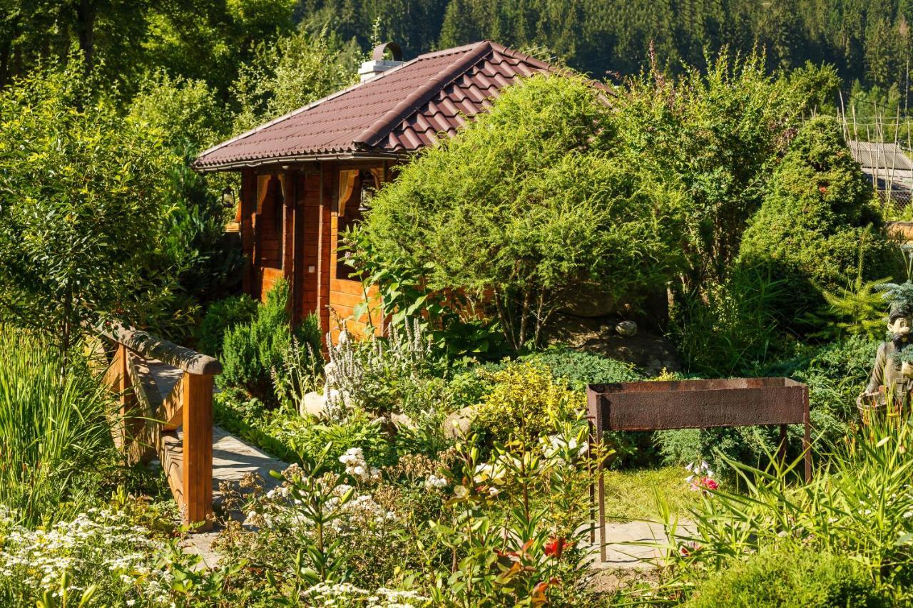 Хата Різьбяра Villa Byalobereska Exterior foto